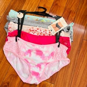 NWT Spree Lace Panty Set
